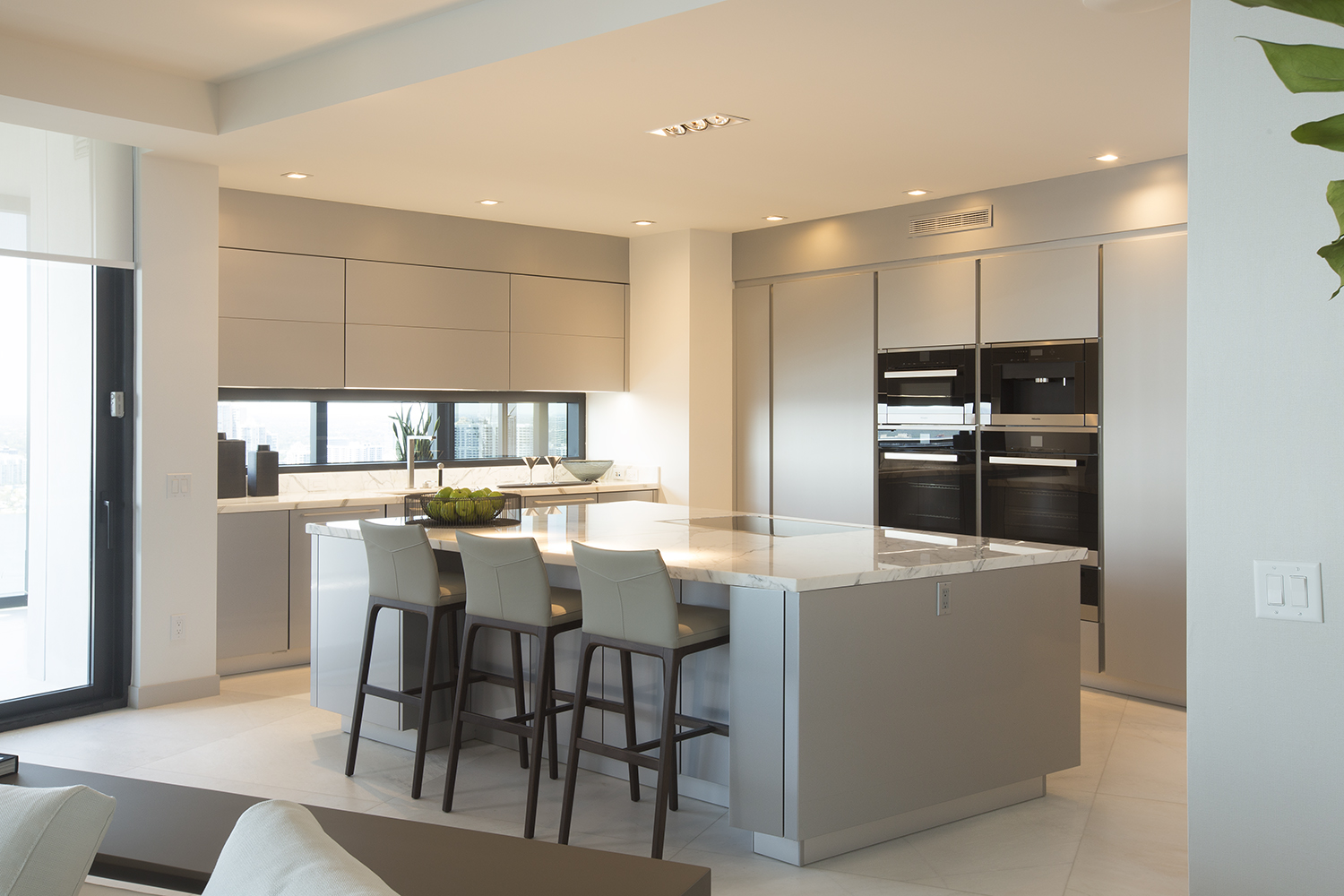 professioneel Rusteloosheid Verdeel Porsche Tower | Luxury kitchens by Poggenpohl | Made in Germany