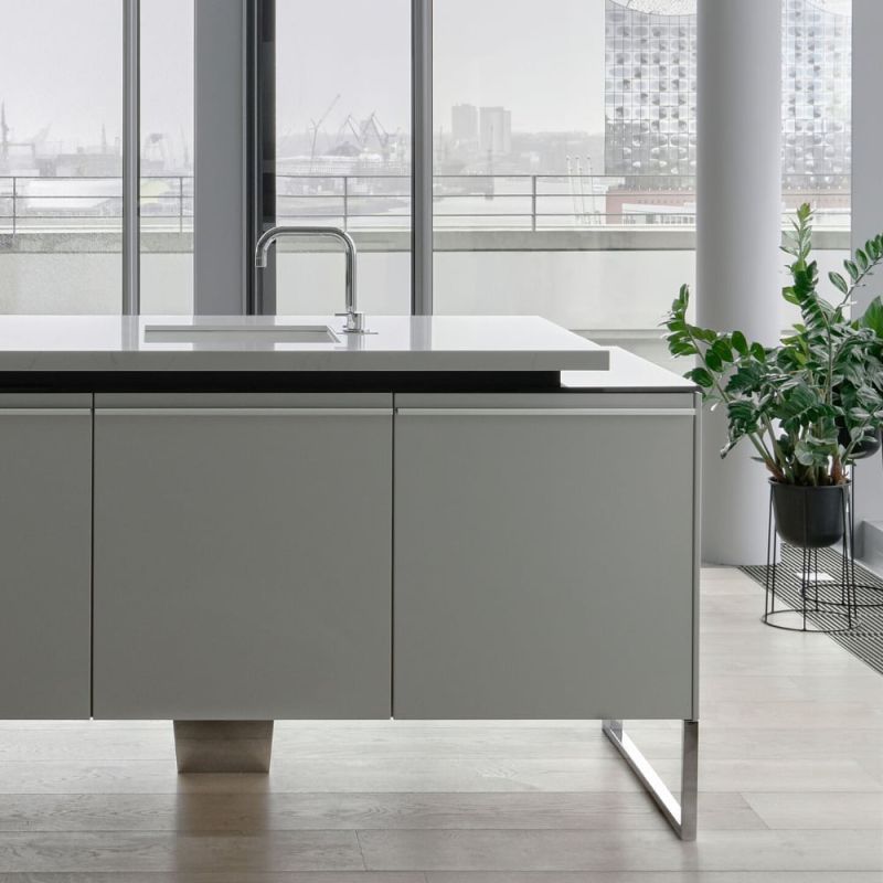 Poggenbuhl Poggenbühl Urban – Moderne Zeilenküche in Graphit